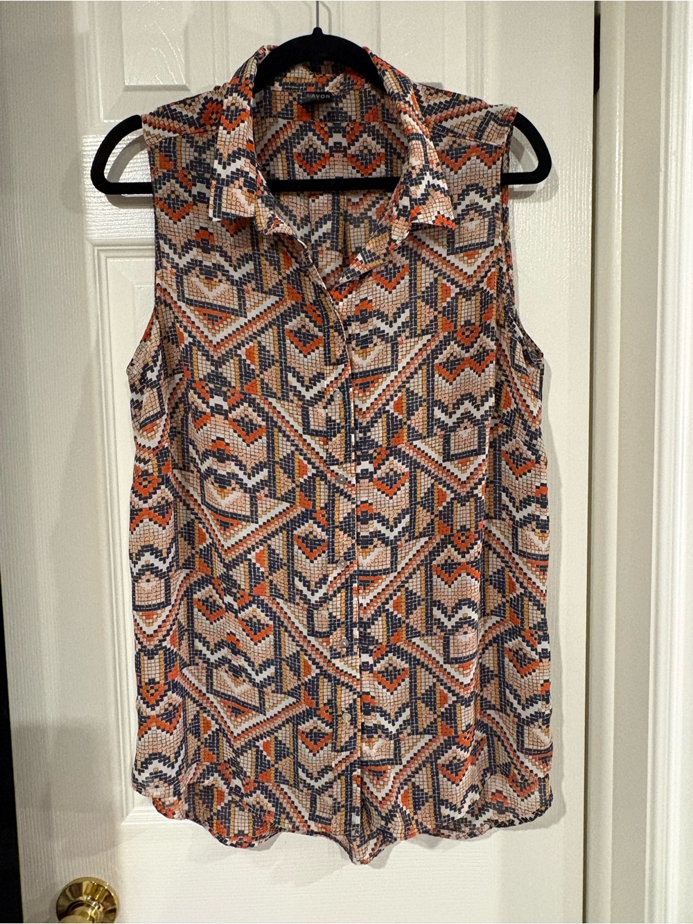 Lavon Sleeveless Geometric Print Collared Sleeveless Blouse